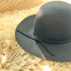 Le Chateau Wool black hat - M/L